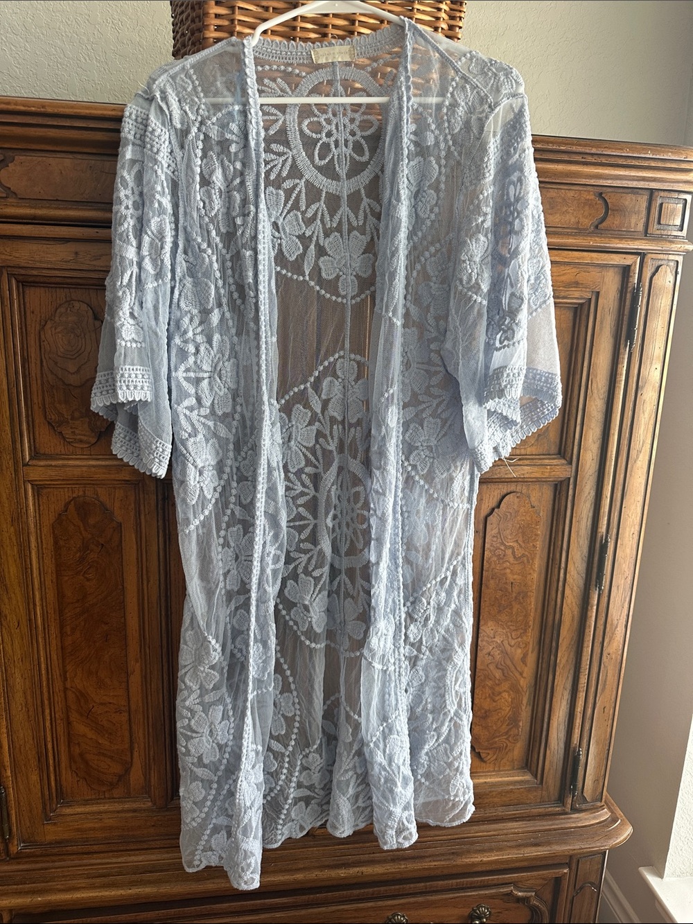 Atar’d State Light Blue Lace Kimono Robe